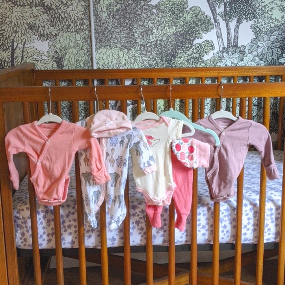 Lot of organic cotton preemie/newborn clothes